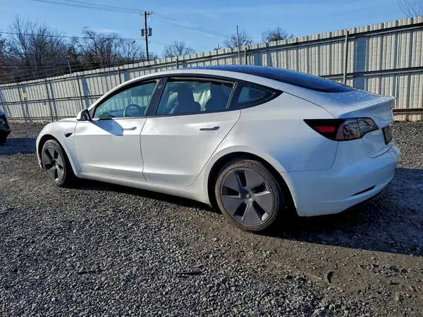 5YJ3E1EA4PF545040 2023 TESLA MODEL 3 - Image 2