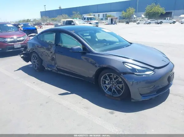 5YJ3E1EA4PF545281 2023 TESLA MODEL 3 - Image 1