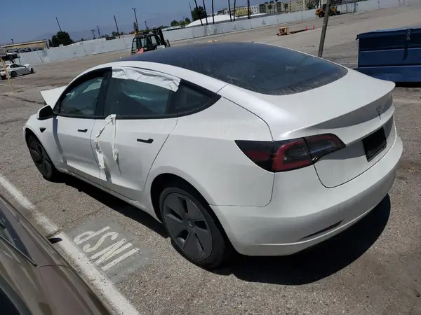 5YJ3E1EA4PF545653 2023 TESLA MODEL 3 - Image 2