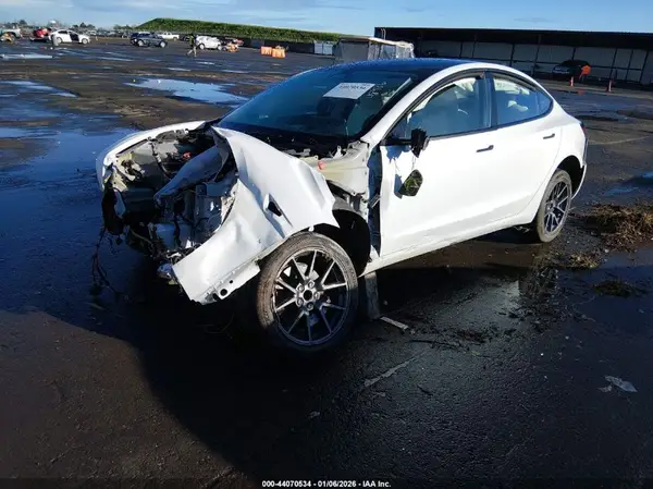 5YJ3E1EA4PF546480 2023 TESLA MODEL 3 - Image 2