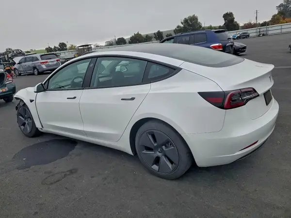 5YJ3E1EA4PF547094 2023 TESLA MODEL 3 - Image 2