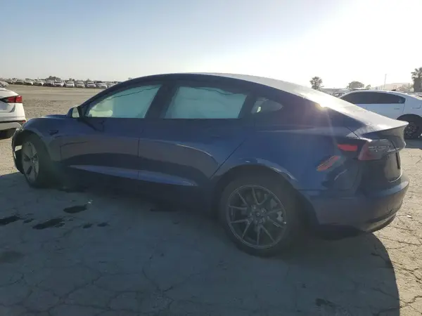 5YJ3E1EA4PF548391 2023 TESLA MODEL 3 - Image 2