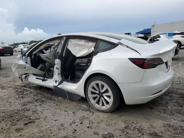 5YJ3E1EA4PF551663 2023 TESLA MODEL 3 - Image 2