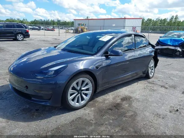 5YJ3E1EA4PF552375 2023 TESLA MODEL 3 - Image 2