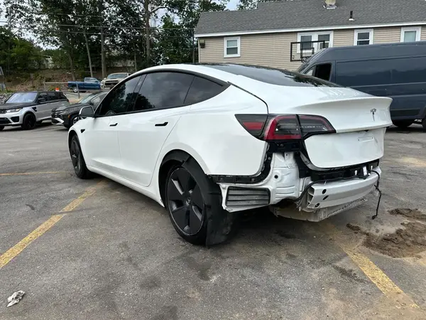 5YJ3E1EA4PF553624 2023 TESLA MODEL 3 - Image 2