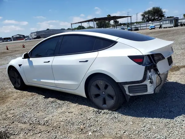 5YJ3E1EA4PF557494 2023 TESLA MODEL 3 - Image 2