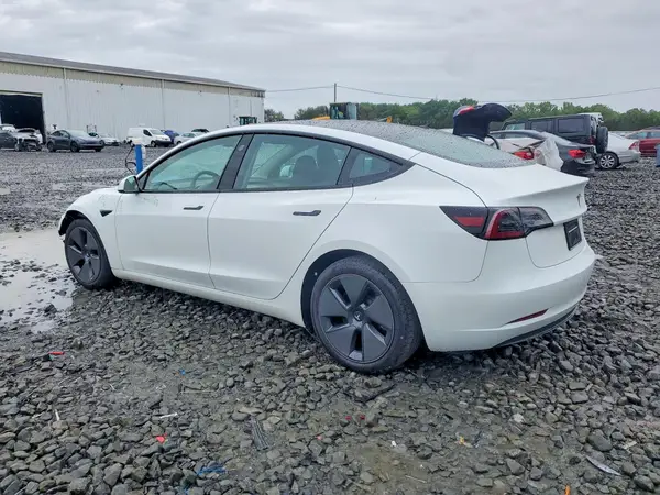5YJ3E1EA4PF557611 2023 TESLA MODEL 3 - Image 2