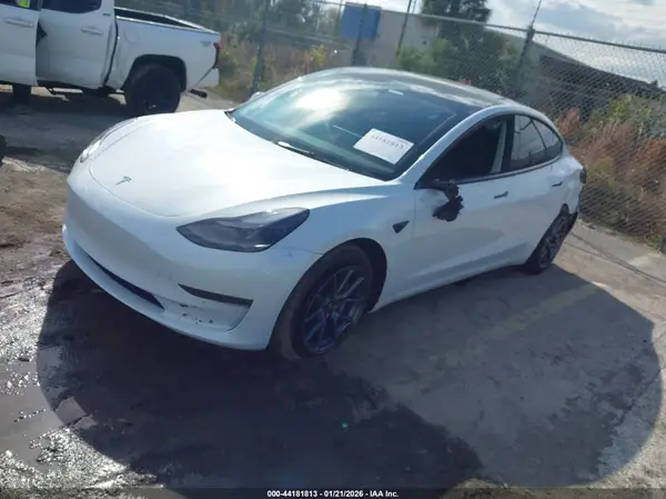 5YJ3E1EA4PF558225 2023 TESLA MODEL 3 - Image 2