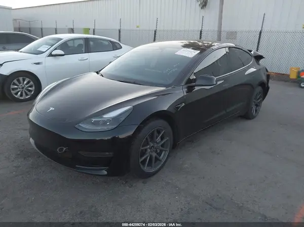 5YJ3E1EA4PF560492 2023 TESLA MODEL 3 - Image 2