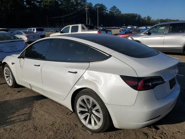 5YJ3E1EA4PF562324 2023 TESLA MODEL 3 - Image 2
