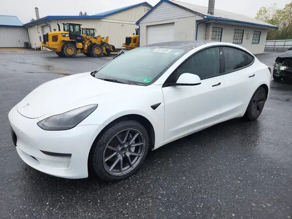5YJ3E1EA4PF565322 2023 TESLA MODEL 3 - Image 1
