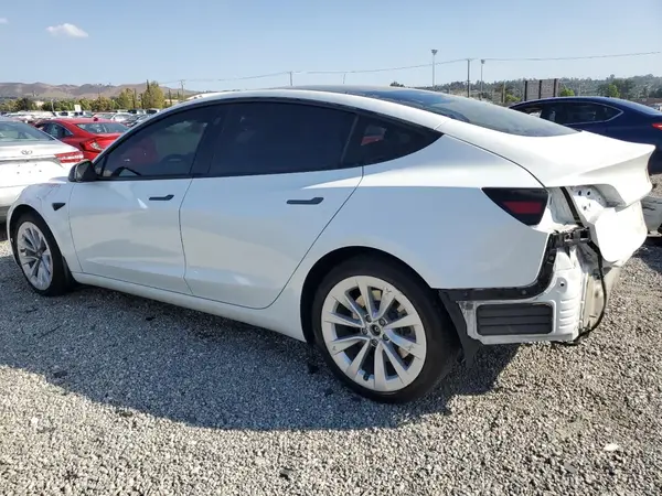5YJ3E1EA4PF567555 2023 TESLA MODEL 3 - Image 2