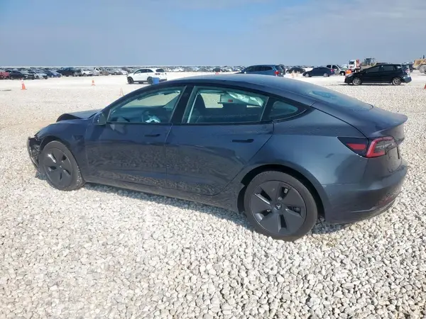 5YJ3E1EA4PF567670 2023 TESLA MODEL 3 - Image 2