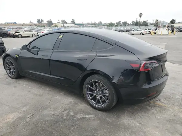 5YJ3E1EA4PF571198 2023 TESLA MODEL 3 - Image 2