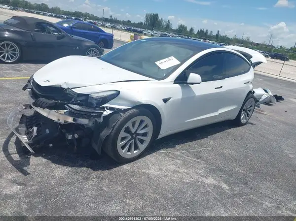 5YJ3E1EA4PF572819 2023 TESLA MODEL 3 - Image 2