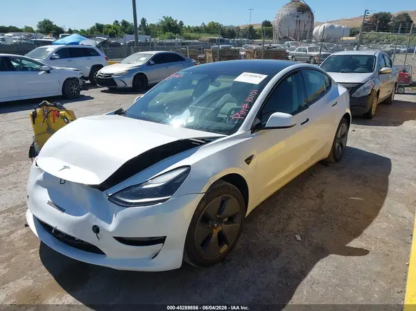 5YJ3E1EA4PF575123 2023 TESLA MODEL 3 - Image 2