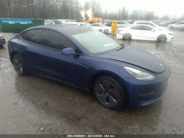 5YJ3E1EA4PF576045 2023 TESLA MODEL 3 - Image 1