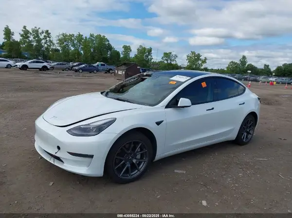 5YJ3E1EA4PF576675 2023 TESLA MODEL 3 - Image 2