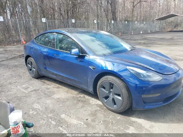 5YJ3E1EA4PF581441 2023 TESLA MODEL 3 - Image 1