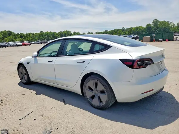 5YJ3E1EA4PF588454 2023 TESLA MODEL 3 - Image 2