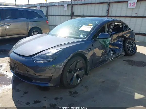 5YJ3E1EA4PF591550 2023 TESLA MODEL 3 - Image 2