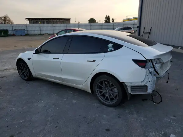 5YJ3E1EA4PF593394 2023 TESLA MODEL 3 - Image 2
