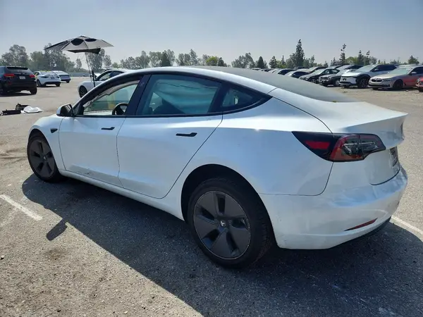 5YJ3E1EA4PF599020 2023 TESLA MODEL 3 - Image 2