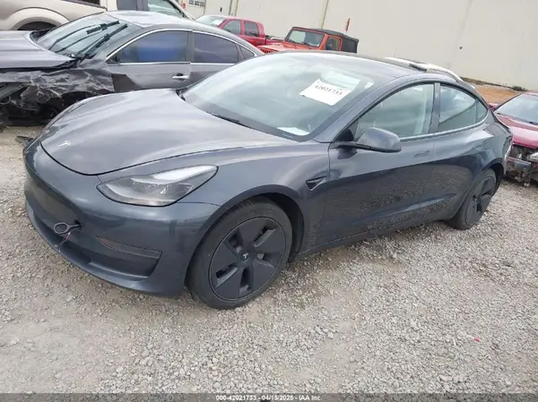 5YJ3E1EA4PF605513 2023 TESLA MODEL 3 - Image 2