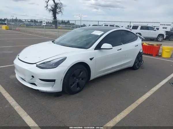 5YJ3E1EA4PF606676 2023 TESLA MODEL 3 - Image 2