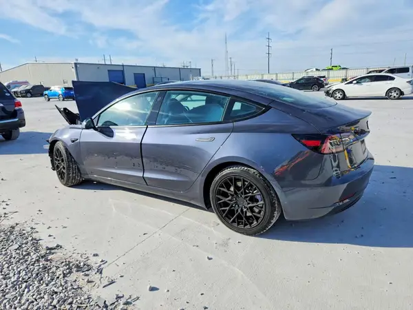5YJ3E1EA4PF613031 2023 TESLA MODEL 3 - Image 2