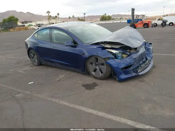 5YJ3E1EA4PF613918 2023 TESLA MODEL 3 - Image 1