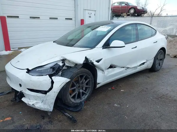 5YJ3E1EA4PF616320 2023 TESLA MODEL 3 - Image 2