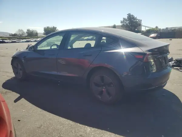 5YJ3E1EA4PF616821 2023 TESLA MODEL 3 - Image 2