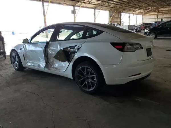 5YJ3E1EA4PF620982 2023 TESLA MODEL 3 - Image 2