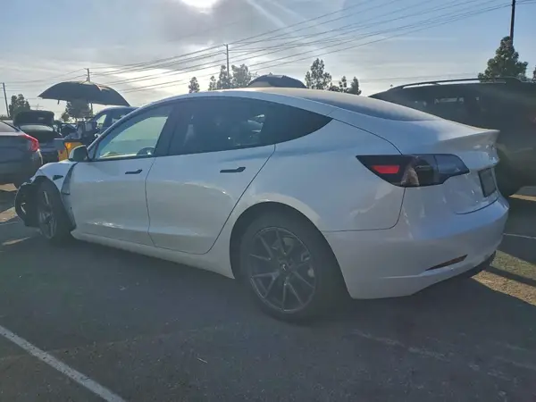 5YJ3E1EA4PF621744 2023 TESLA MODEL 3 - Image 2