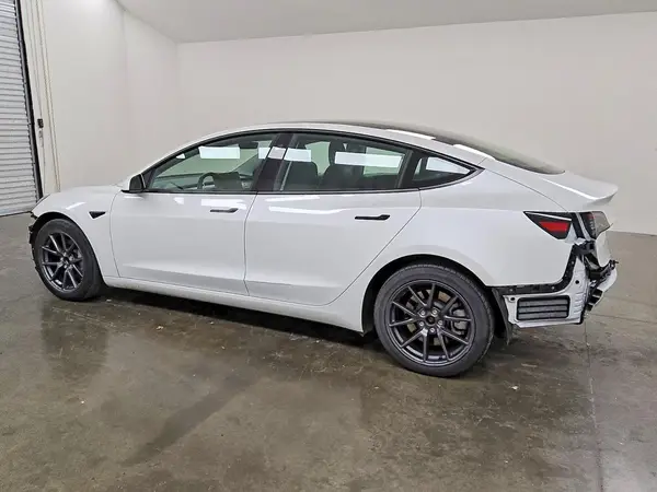 5YJ3E1EA4PF624157 2023 TESLA MODEL 3 - Image 2