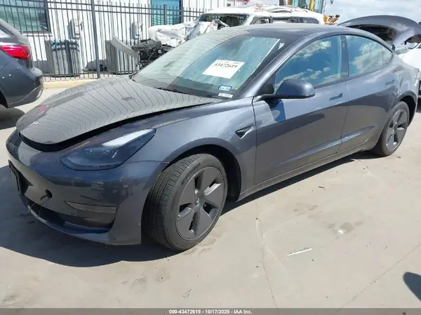 5YJ3E1EA4PF626250 2023 TESLA MODEL 3 - Image 2