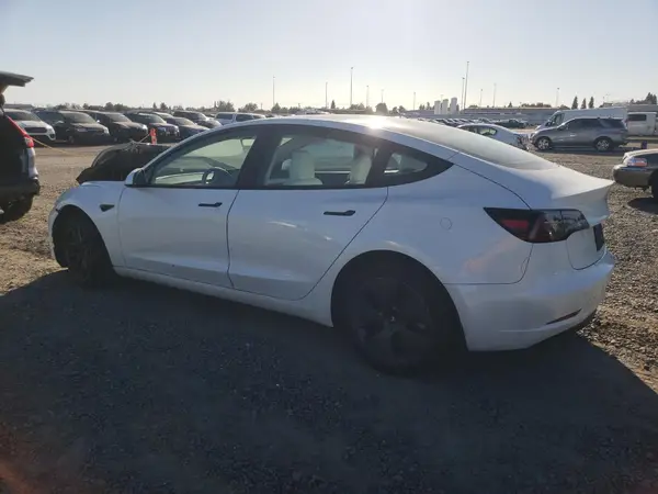 5YJ3E1EA4PF630444 2023 TESLA MODEL 3 - Image 2