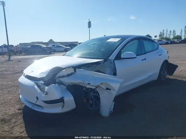 5YJ3E1EA4PF640732 2023 TESLA MODEL 3 - Image 2