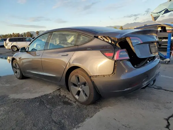 5YJ3E1EA4PF644036 2023 TESLA MODEL 3 - Image 2