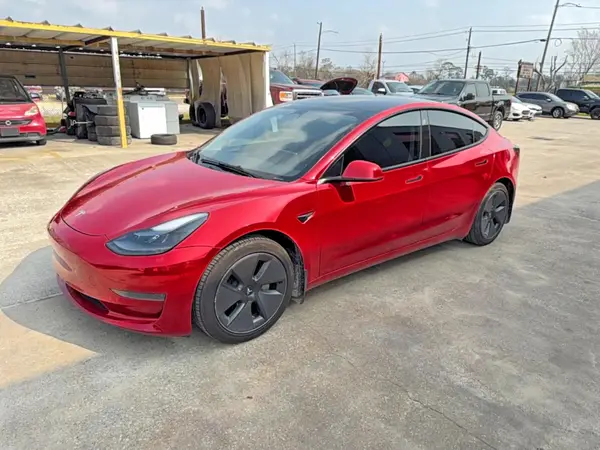 5YJ3E1EA4PF645333 2023 TESLA MODEL 3 - Image 2