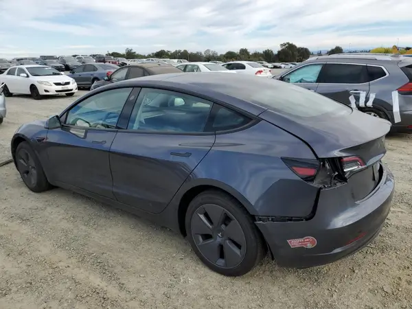 5YJ3E1EA4PF647423 2023 TESLA MODEL 3 - Image 2