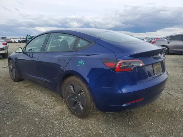 5YJ3E1EA4PF648541 2023 TESLA MODEL 3 - Image 2