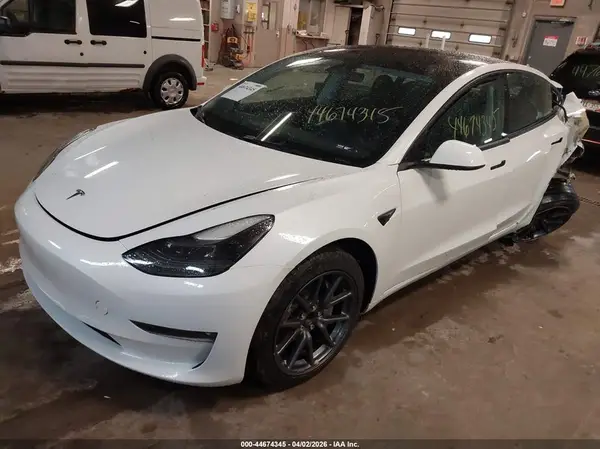 5YJ3E1EA4PF651262 2023 TESLA MODEL 3 - Image 2
