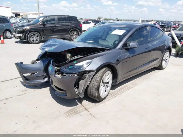 5YJ3E1EA4PF652024 2023 TESLA MODEL 3 - Image 2