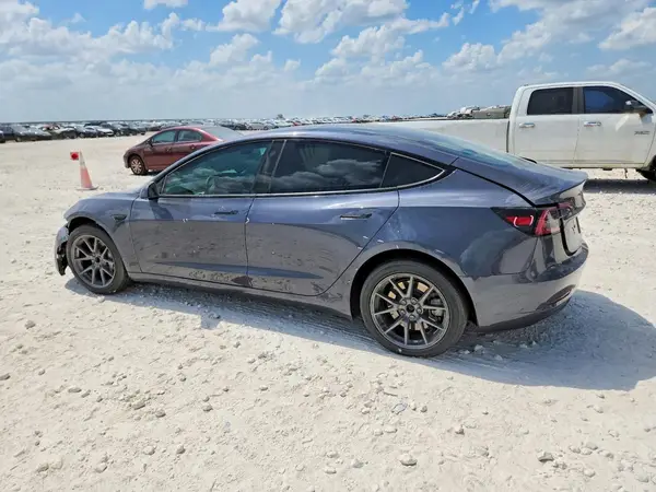5YJ3E1EA4PF654761 2023 TESLA MODEL 3 - Image 2