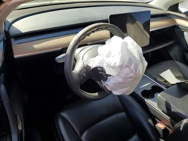 5YJ3E1EA4PF665582 2023 TESLA MODEL 3 - Image 8