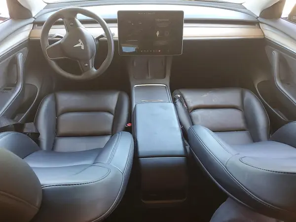 5YJ3E1EA4PF667025 2023 TESLA MODEL 3 - Image 8