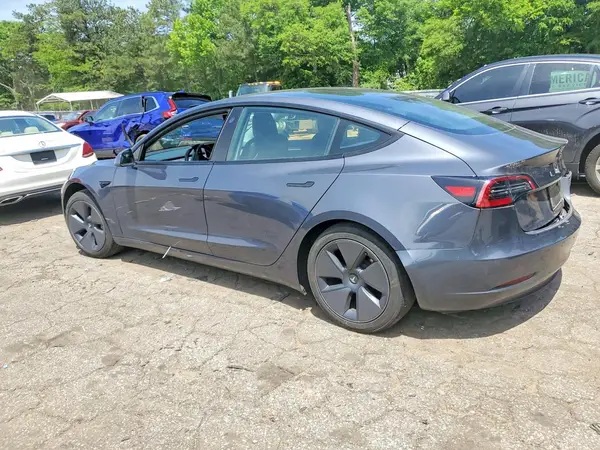 5YJ3E1EA4PF668143 2023 TESLA MODEL 3 - Image 2