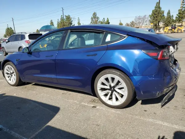 5YJ3E1EA4PF673617 2023 TESLA MODEL 3 - Image 2